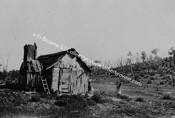 AUSTRALIAN SCENE BOTHY IN OUTBACK